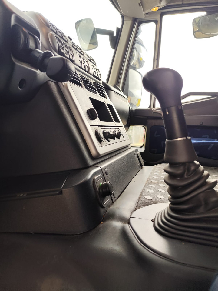 Truk derek IVECO STRALIS AD 190S31P: gambar 34