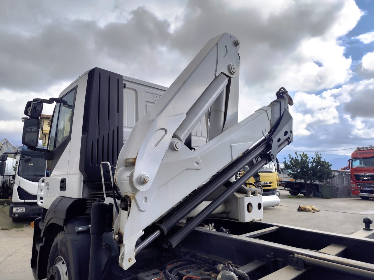 IVECO STRALIS AD 190S31P - Truk derek: gambar 4 IVECO STRALIS AD 190S31P - Truk derek: gambar 4