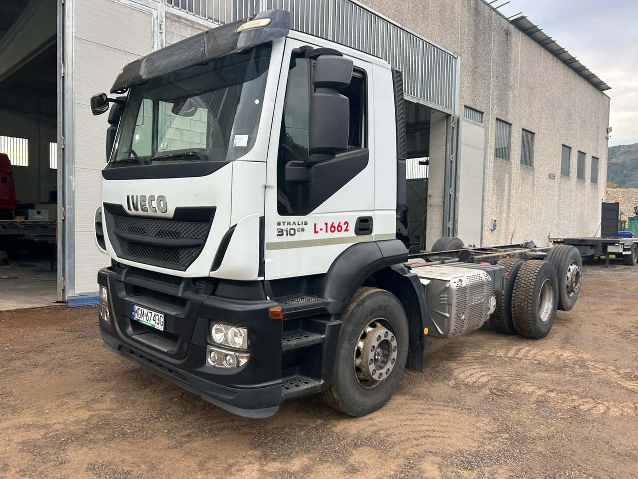 IVECO STRALIS AD 260S31 - Truk sasis: gambar 2 IVECO STRALIS AD 260S31 - Truk sasis: gambar 2