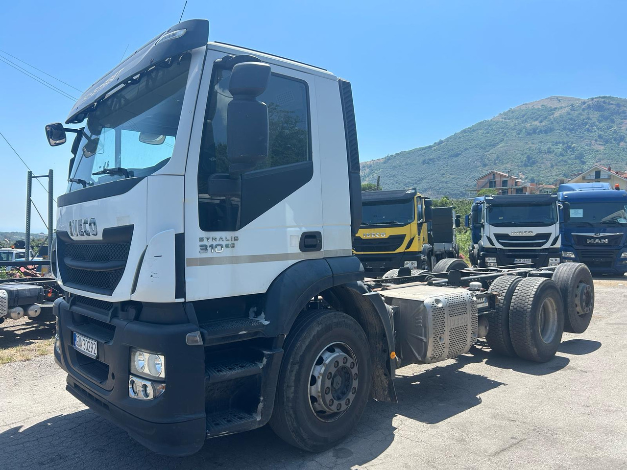 IVECO STRALIS AD 260S31 - Truk sasis: gambar 2 IVECO STRALIS AD 260S31 - Truk sasis: gambar 2
