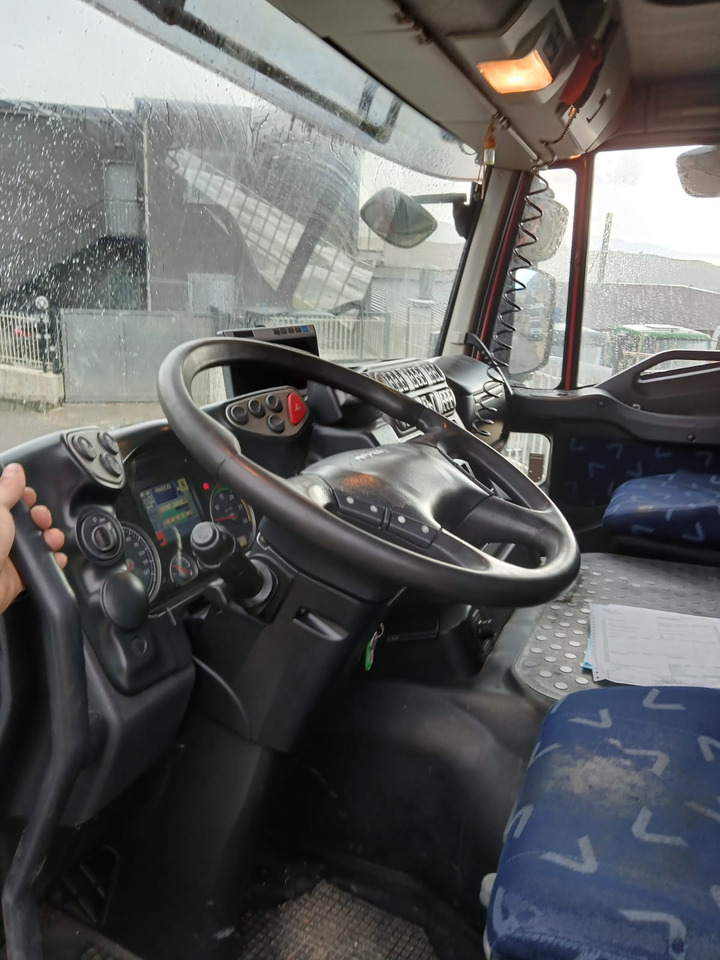 IVECO STRALIS AD 260S31 - Truk sasis: gambar 4 IVECO STRALIS AD 260S31 - Truk sasis: gambar 4