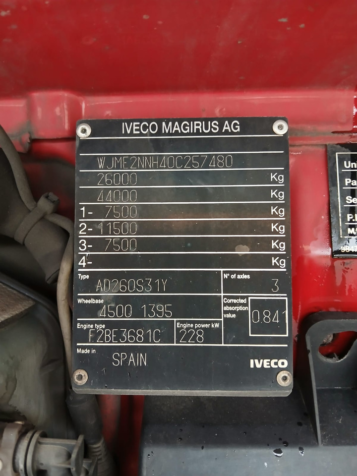 IVECO STRALIS AD 260S31 - Truk sasis: gambar 5 IVECO STRALIS AD 260S31 - Truk sasis: gambar 5