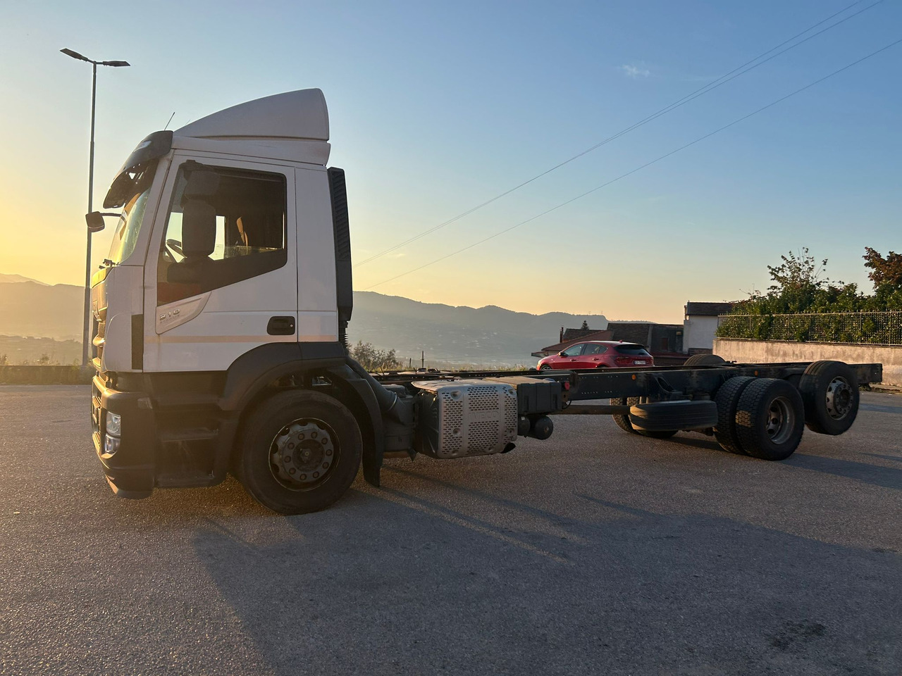 IVECO STRALIS AD 260S31 XP - Truk sasis: gambar 3 IVECO STRALIS AD 260S31 XP - Truk sasis: gambar 3