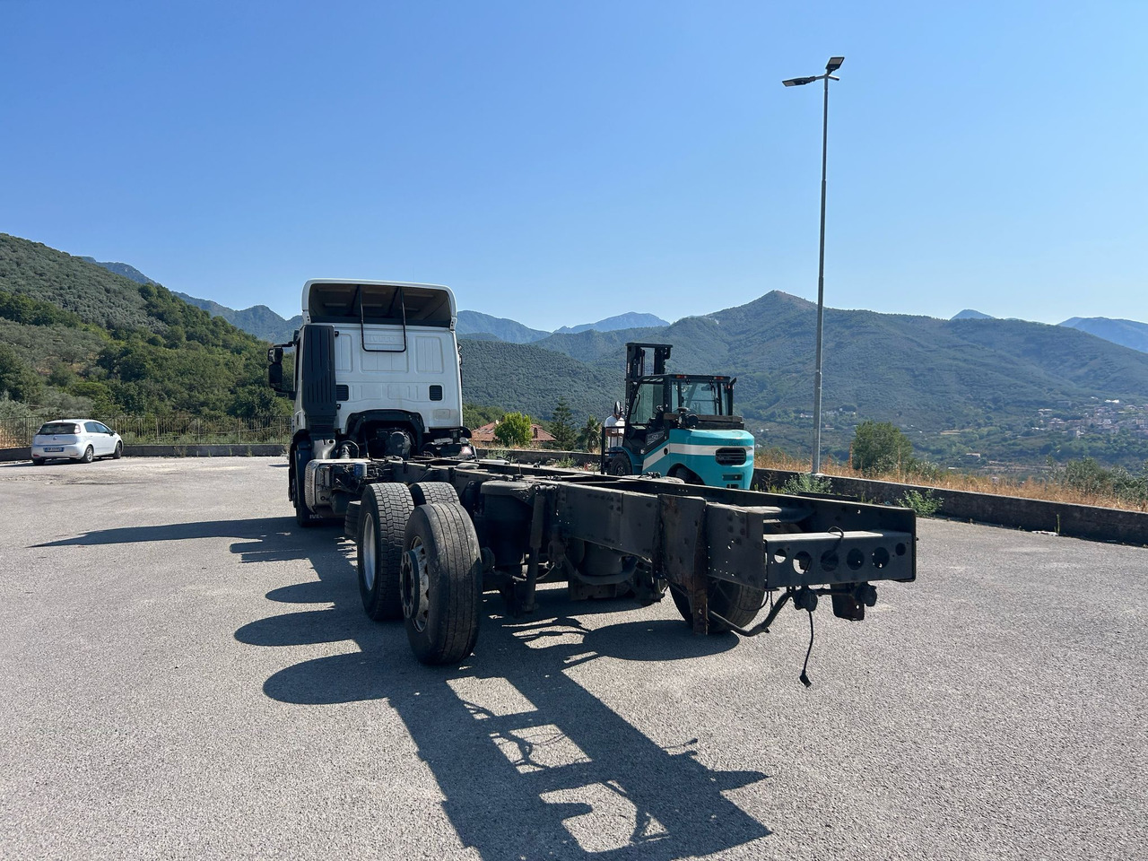 IVECO STRALIS AD 260S31 XP - Truk sasis: gambar 5 IVECO STRALIS AD 260S31 XP - Truk sasis: gambar 5