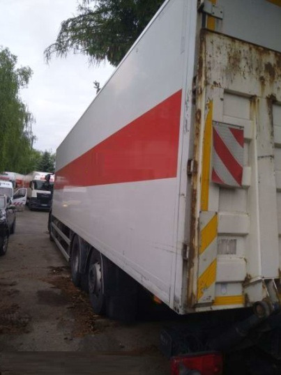 IVECO STRALIS AD 260S31 XP - Truk sasis: gambar 3 IVECO STRALIS AD 260S31 XP - Truk sasis: gambar 3