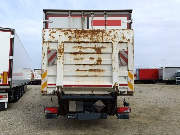 IVECO STRALIS AD 260S31 XP - Truk box: gambar 4 IVECO STRALIS AD 260S31 XP - Truk box: gambar 4