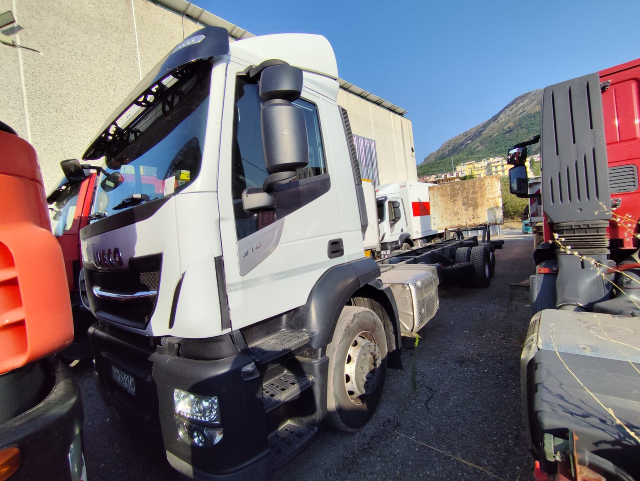 IVECO STRALIS AD 260S31 XP - Truk box: gambar 3 IVECO STRALIS AD 260S31 XP - Truk box: gambar 3