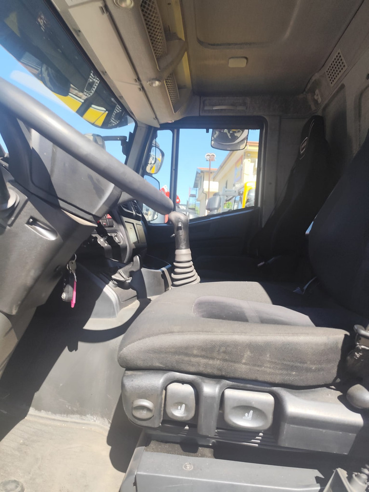 IVECO STRALIS AD 260S31 XP - Truk derek: gambar 3 IVECO STRALIS AD 260S31 XP - Truk derek: gambar 3