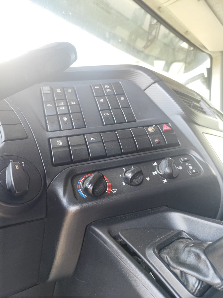 IVECO STRALIS AD 260S31 Y/P - Truk sasis: gambar 3 IVECO STRALIS AD 260S31 Y/P - Truk sasis: gambar 3