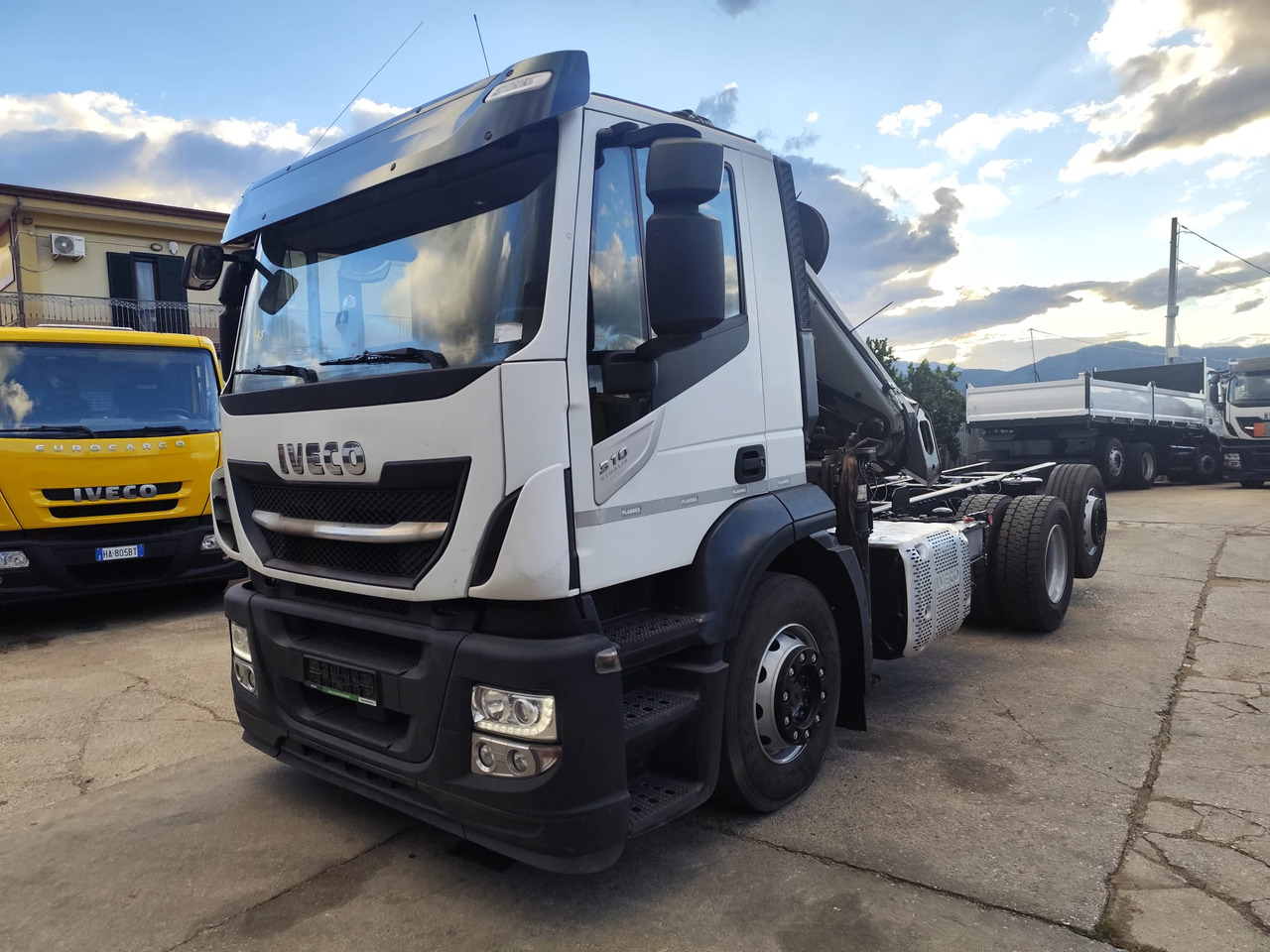 IVECO STRALIS AD 260S31 Y/P - Truk jungkit, Truk derek: gambar 1 IVECO STRALIS AD 260S31 Y/P - Truk jungkit, Truk derek: gambar 1