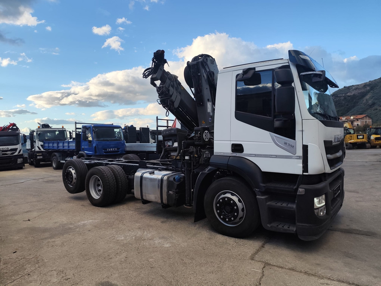 IVECO STRALIS AD 260S31 Y/P - Truk jungkit, Truk derek: gambar 3 IVECO STRALIS AD 260S31 Y/P - Truk jungkit, Truk derek: gambar 3