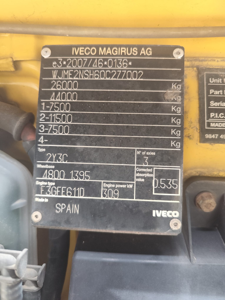 IVECO STRALIS AS 260S42 - Truk flatbed: gambar 2 IVECO STRALIS AS 260S42 - Truk flatbed: gambar 2