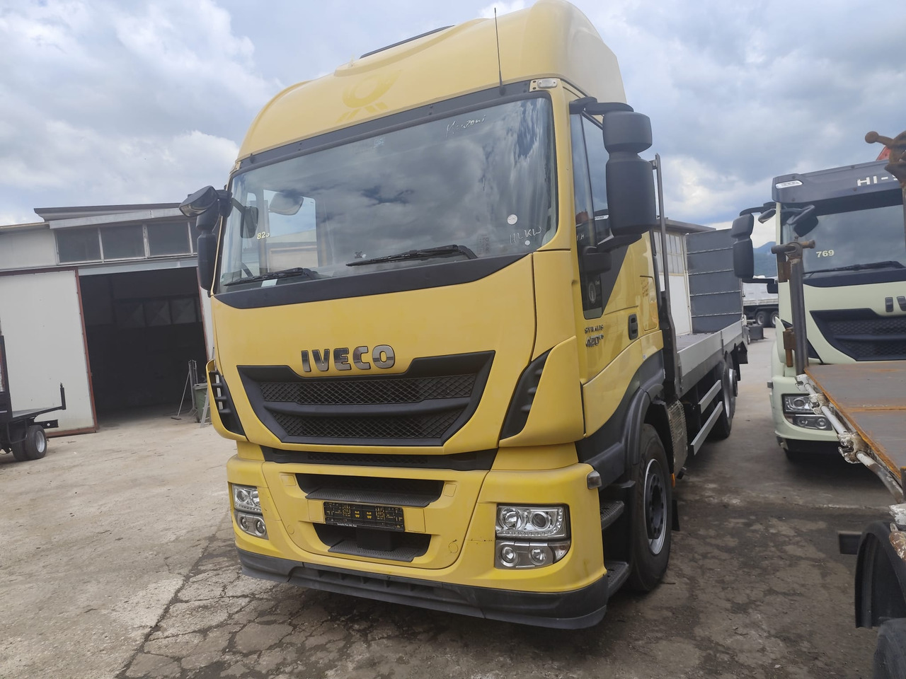 IVECO STRALIS AS 260S42 - Truk flatbed: gambar 4 IVECO STRALIS AS 260S42 - Truk flatbed: gambar 4