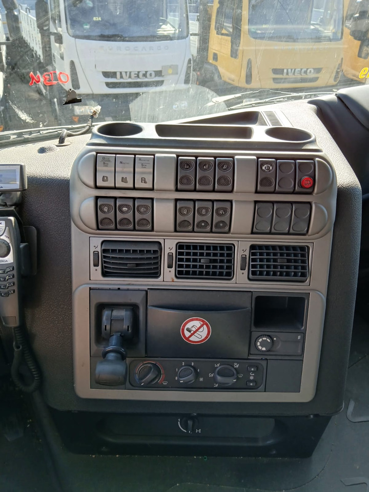 IVECO STRALIS AS 260S42 - Truk flatbed: gambar 5 IVECO STRALIS AS 260S42 - Truk flatbed: gambar 5