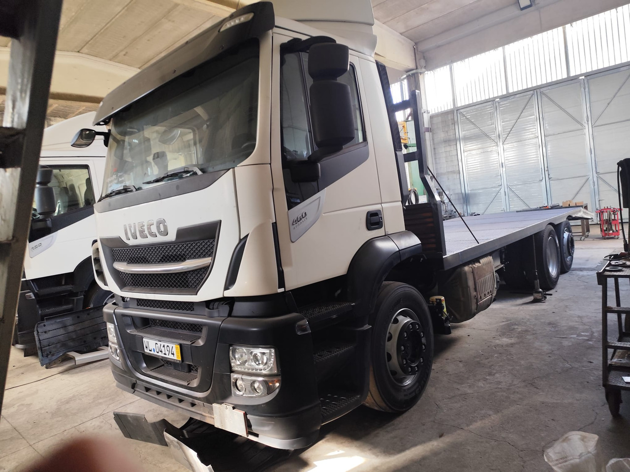 IVECO STRALIS AS 260S46 - Truk flatbed: gambar 1 IVECO STRALIS AS 260S46 - Truk flatbed: gambar 1