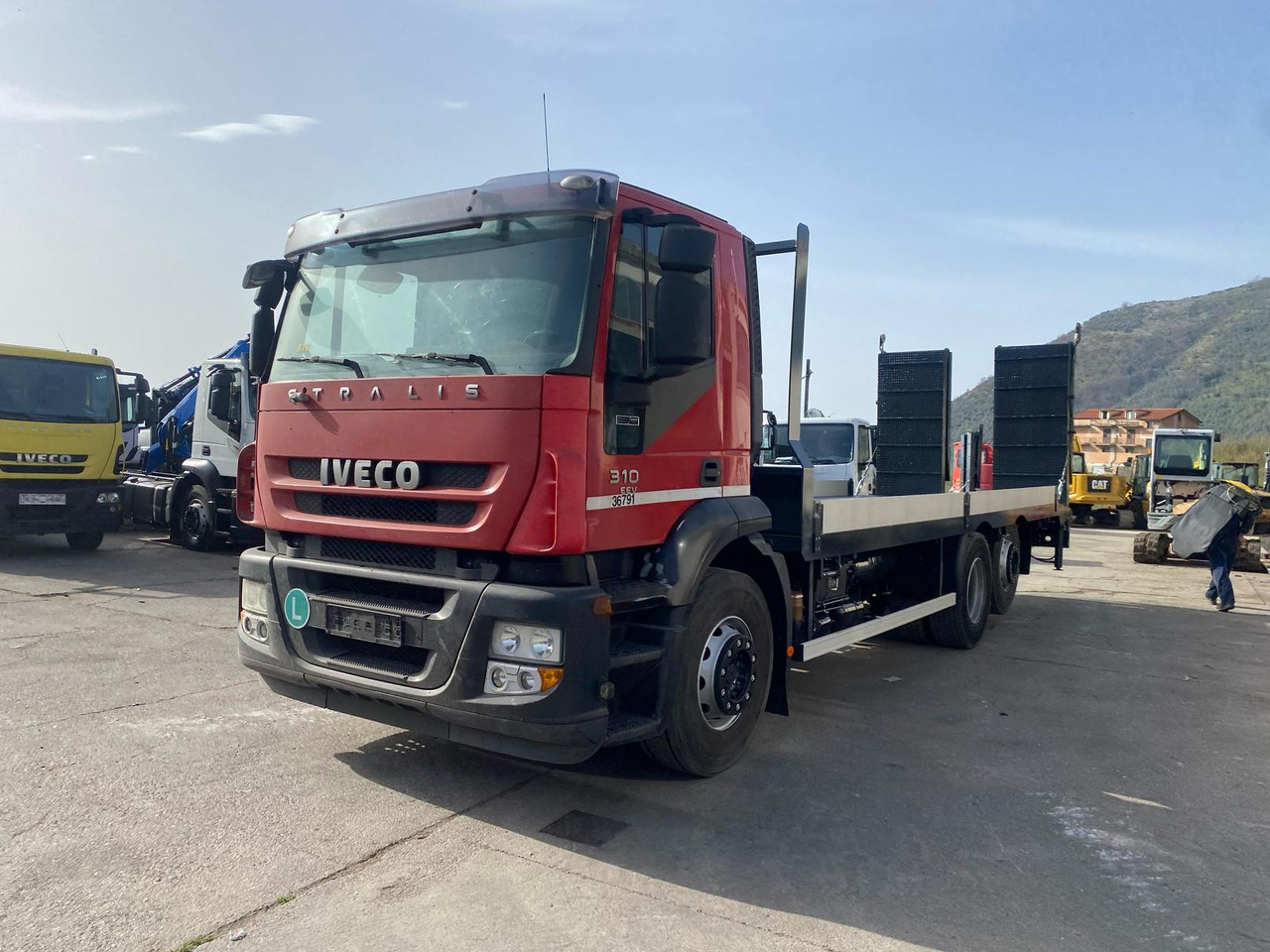 IVECO STRALIS CUBE 260S31 - Truk flatbed: gambar 1 IVECO STRALIS CUBE 260S31 - Truk flatbed: gambar 1