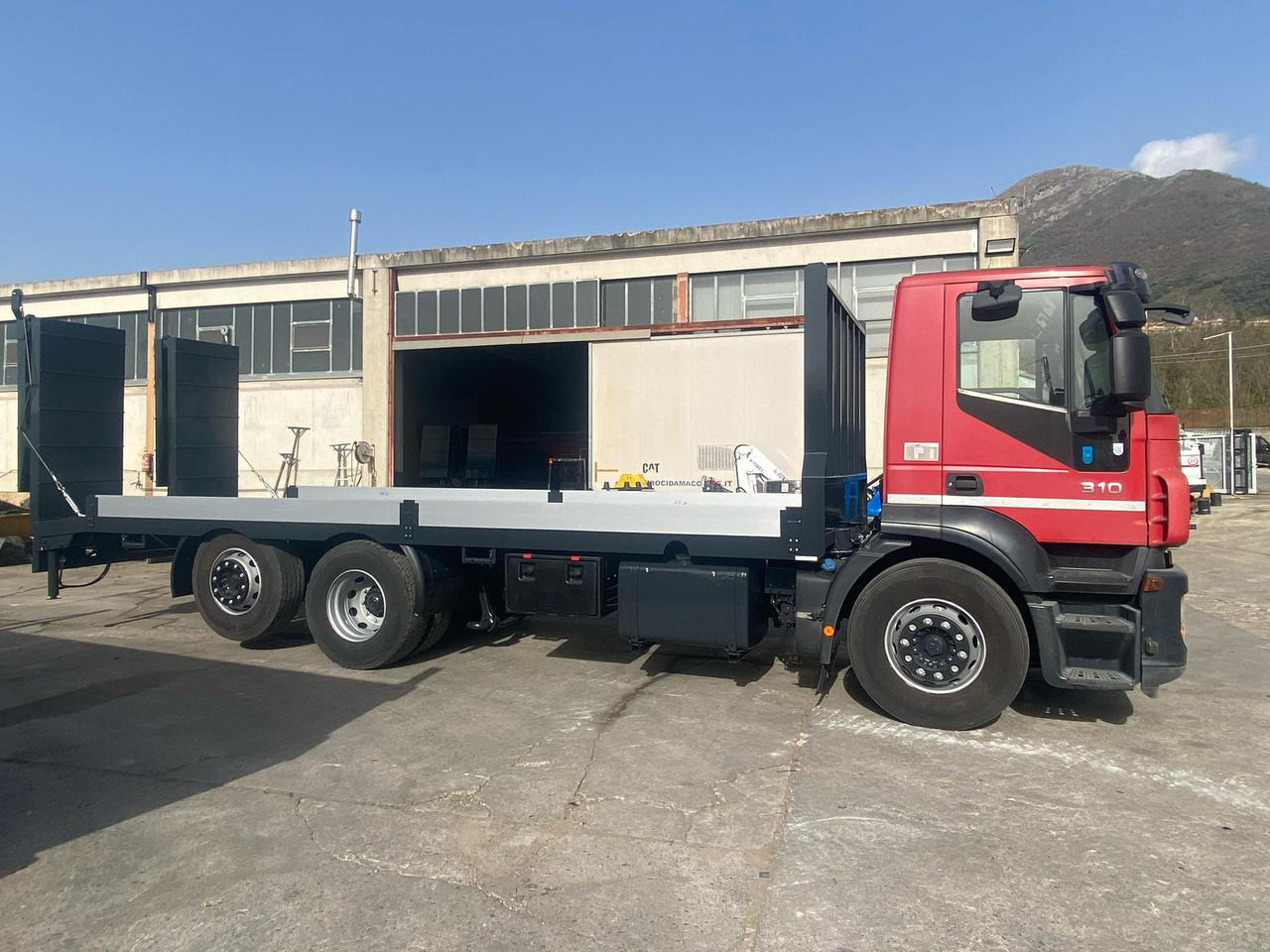 Truk flatbed IVECO STRALIS CUBE 260S31: gambar 17