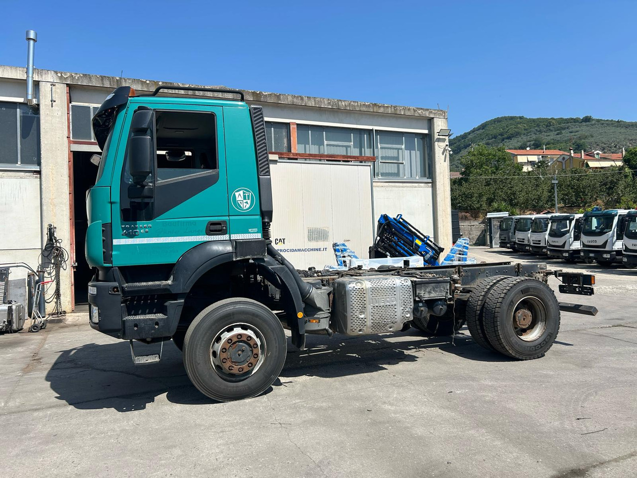 IVECO TRAKKER 190T41 - Truk sasis: gambar 2 IVECO TRAKKER 190T41 - Truk sasis: gambar 2