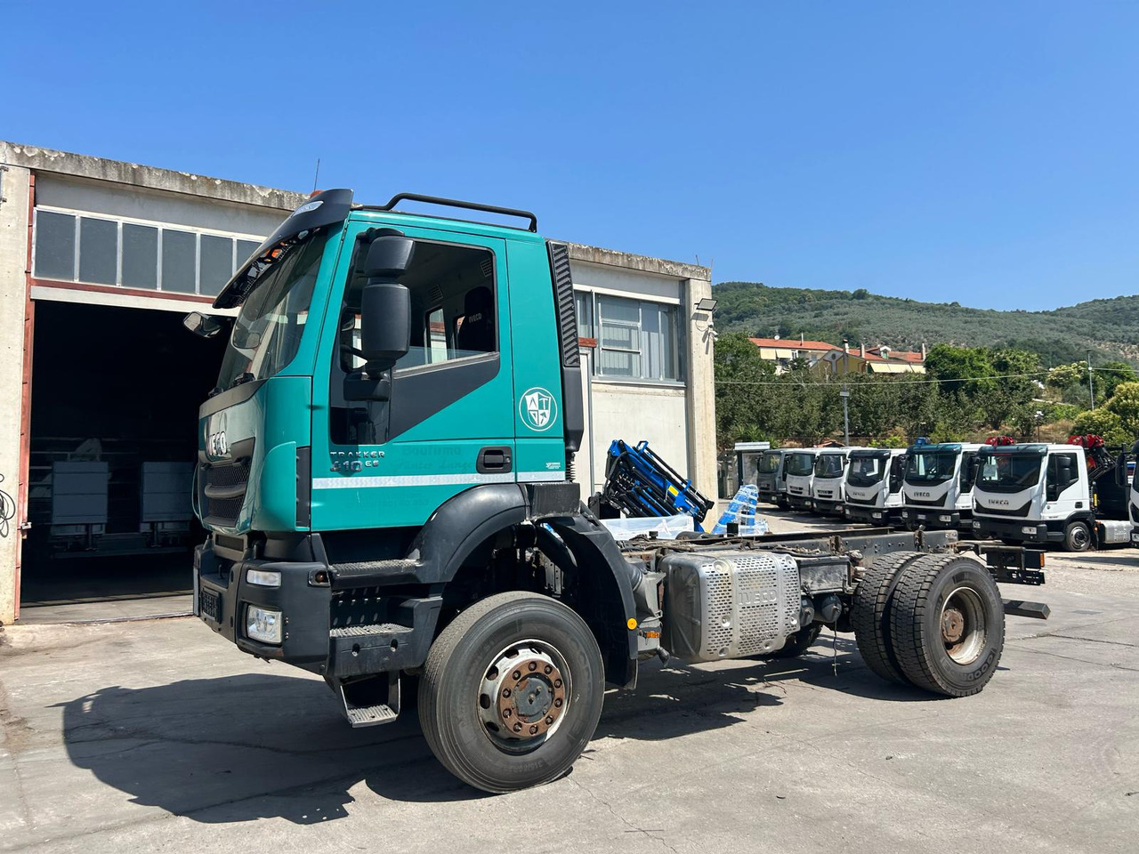 IVECO TRAKKER 190T41 - Truk sasis: gambar 1 IVECO TRAKKER 190T41 - Truk sasis: gambar 1