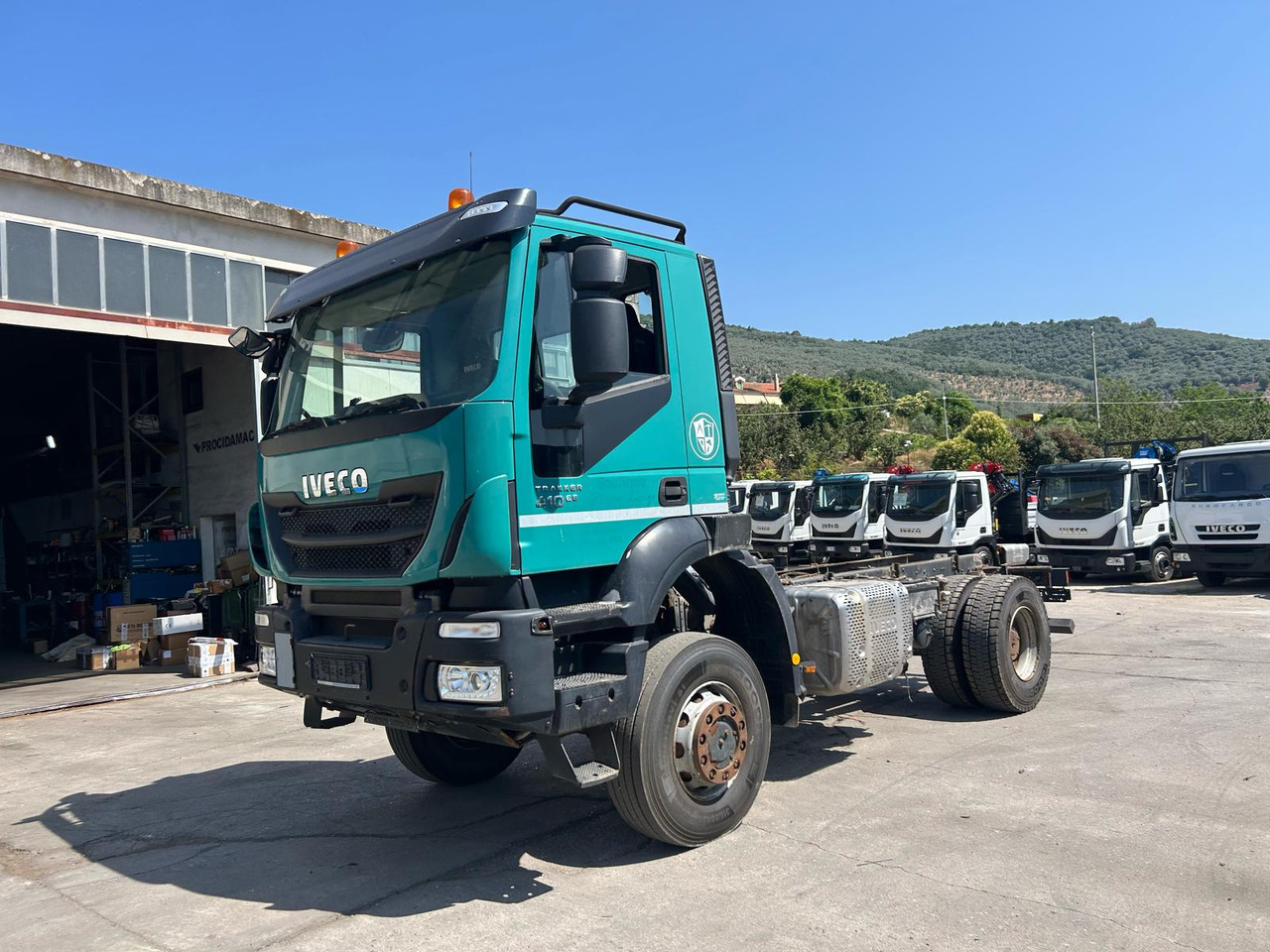 IVECO TRAKKER 190T41 - Truk sasis: gambar 3 IVECO TRAKKER 190T41 - Truk sasis: gambar 3