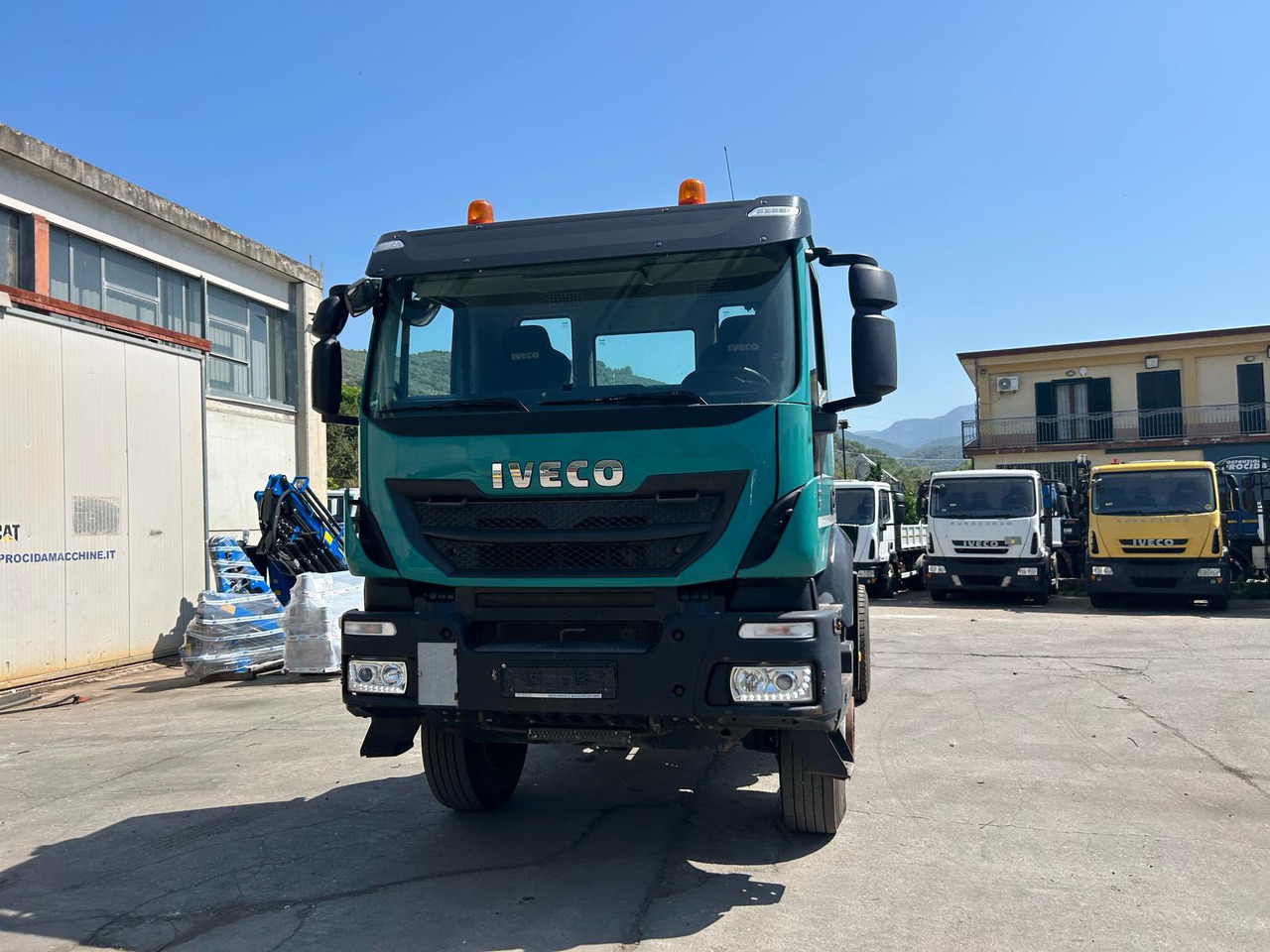 IVECO TRAKKER 190T41 - Truk sasis: gambar 5 IVECO TRAKKER 190T41 - Truk sasis: gambar 5