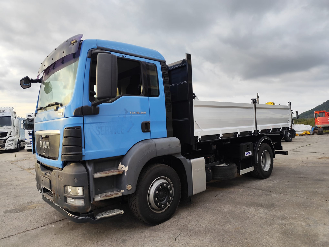 MAN TGS 18.360 - Truk jungkit: gambar 1 MAN TGS 18.360 - Truk jungkit: gambar 1