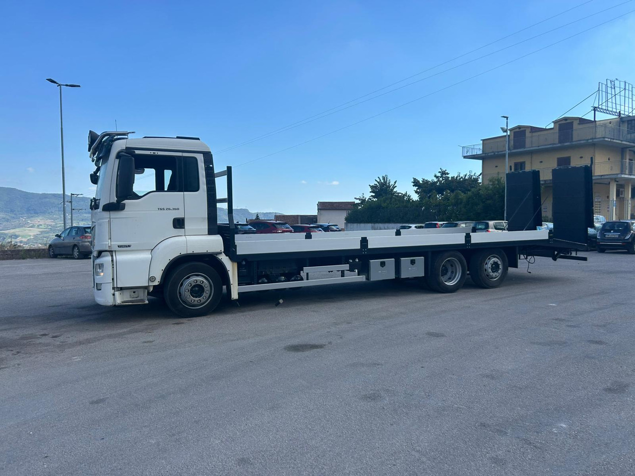 MAN TGS 26.360 - Truk flatbed: gambar 4 MAN TGS 26.360 - Truk flatbed: gambar 4