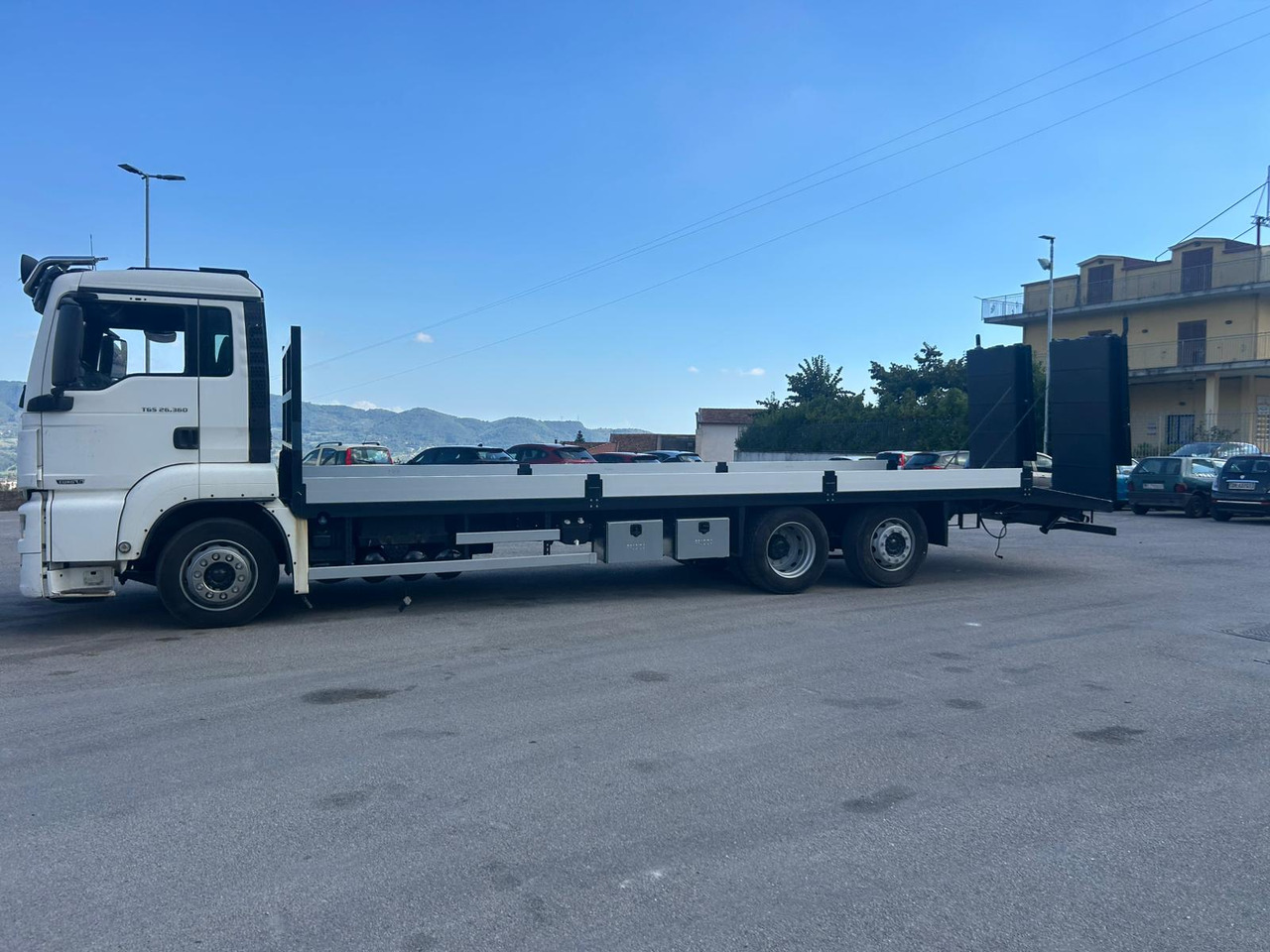 MAN TGS 26.360 - Truk flatbed: gambar 3 MAN TGS 26.360 - Truk flatbed: gambar 3