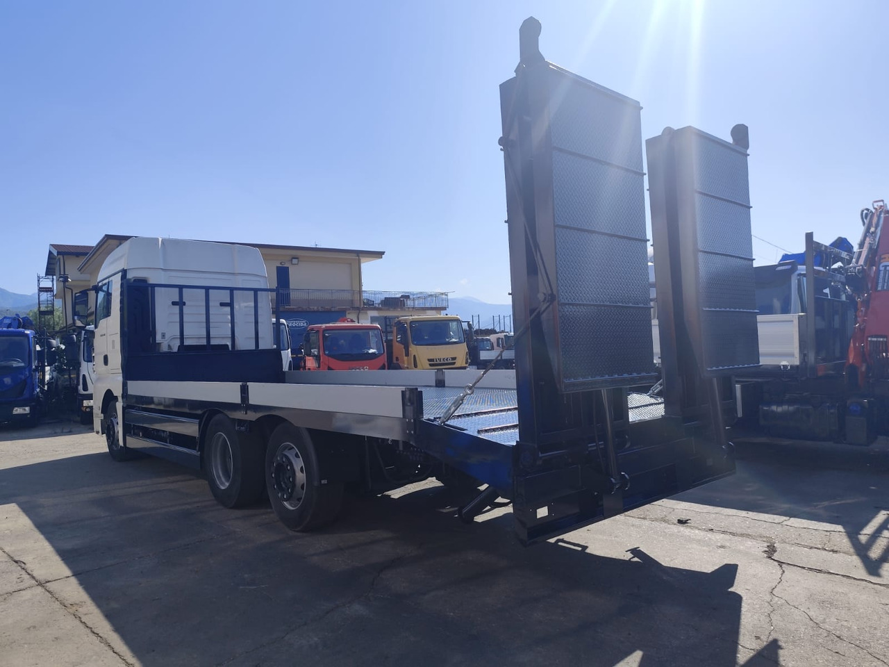 MAN TGX 26.440 - Truk flatbed: gambar 5 MAN TGX 26.440 - Truk flatbed: gambar 5