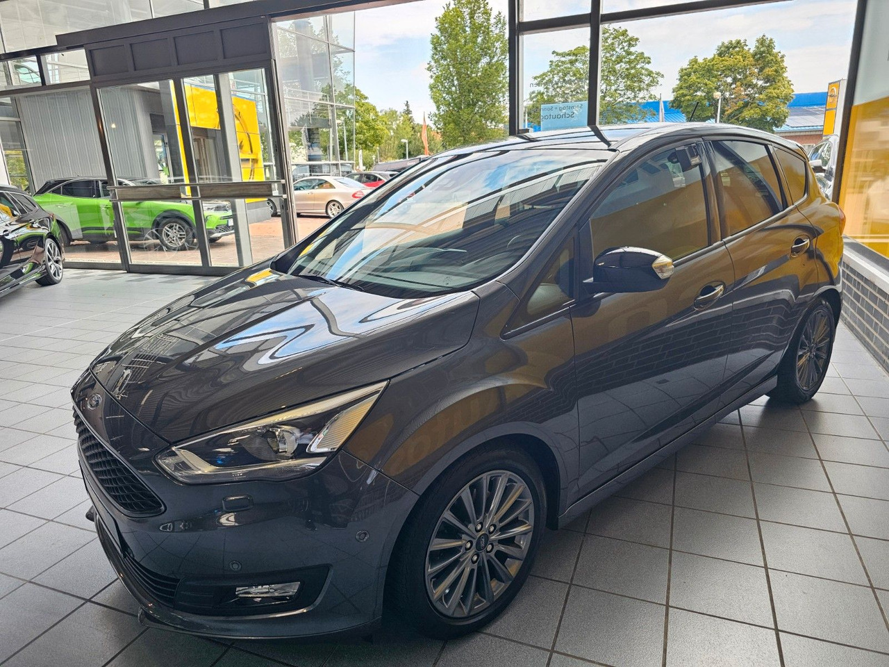 Ford C-MAX 1.5 Sport Automatik Bi-Xenon Navi Standhzg - Van penumpang: gambar 4 Ford C-MAX 1.5 Sport Automatik Bi-Xenon Navi Standhzg - Van penumpang: gambar 4