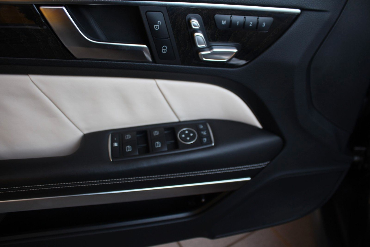 Mobil Mercedes-Benz E 500 Cabrio AMG Leder Memory Kamera LED DAB ACC: gambar 14