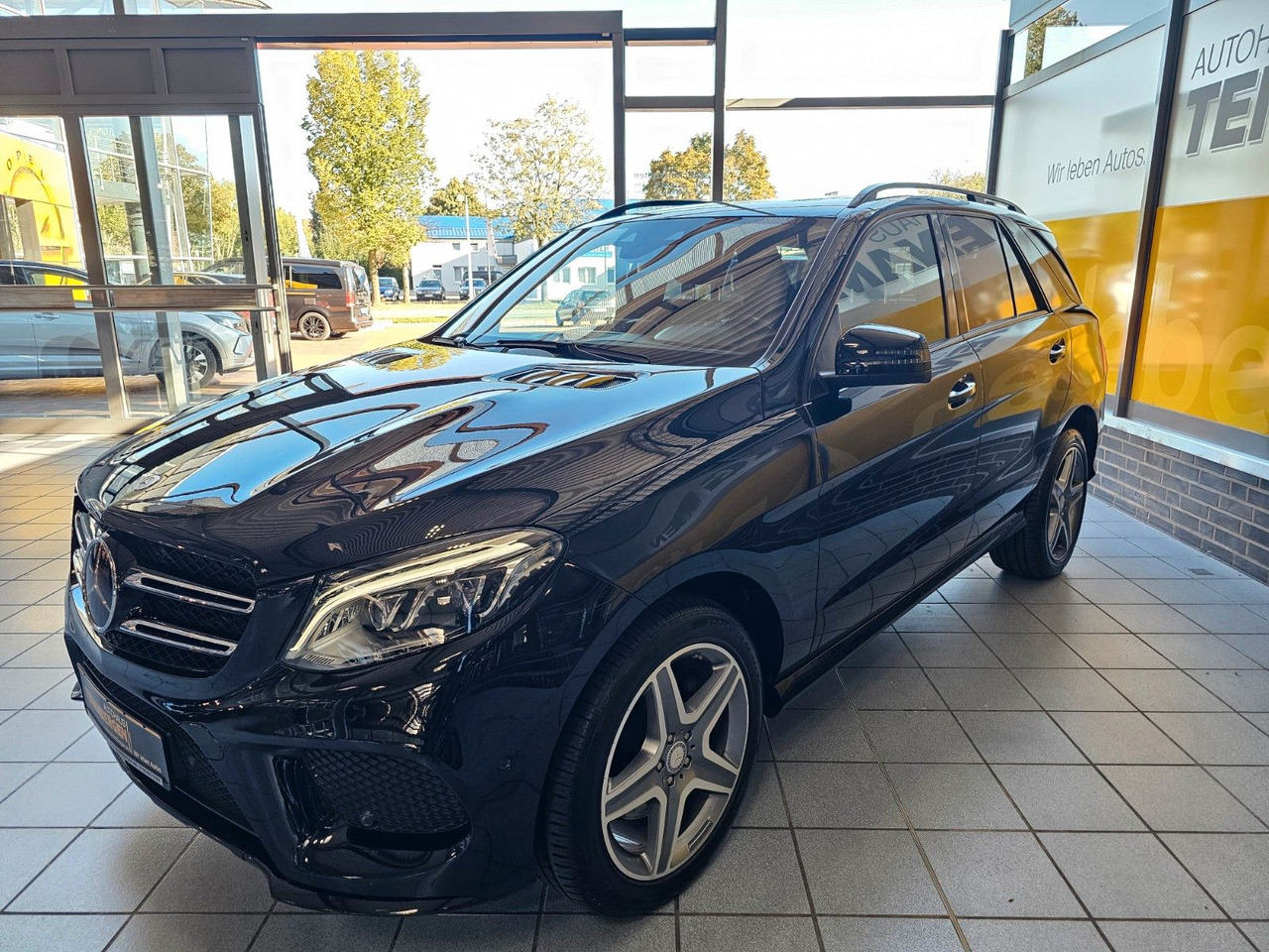 Mercedes-Benz GLE 350 d 4Matic AMG Line - Mobil SUV: gambar 4 Mercedes-Benz GLE 350 d 4Matic AMG Line - Mobil SUV: gambar 4