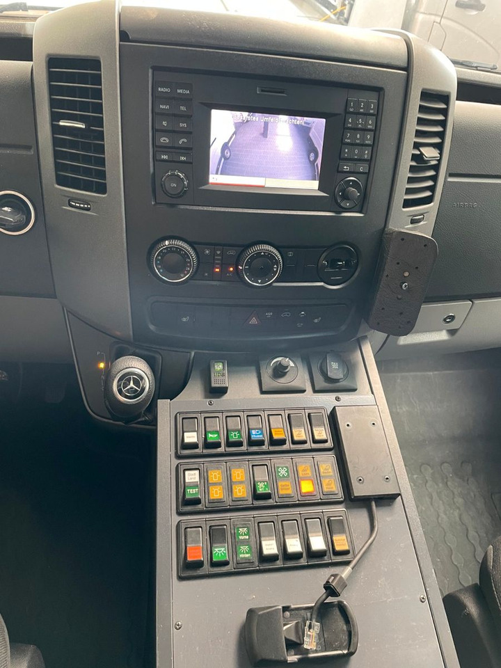 Mobil Mercedes-Benz Sprinter II Rettungswagen 519 CDI: gambar 10
