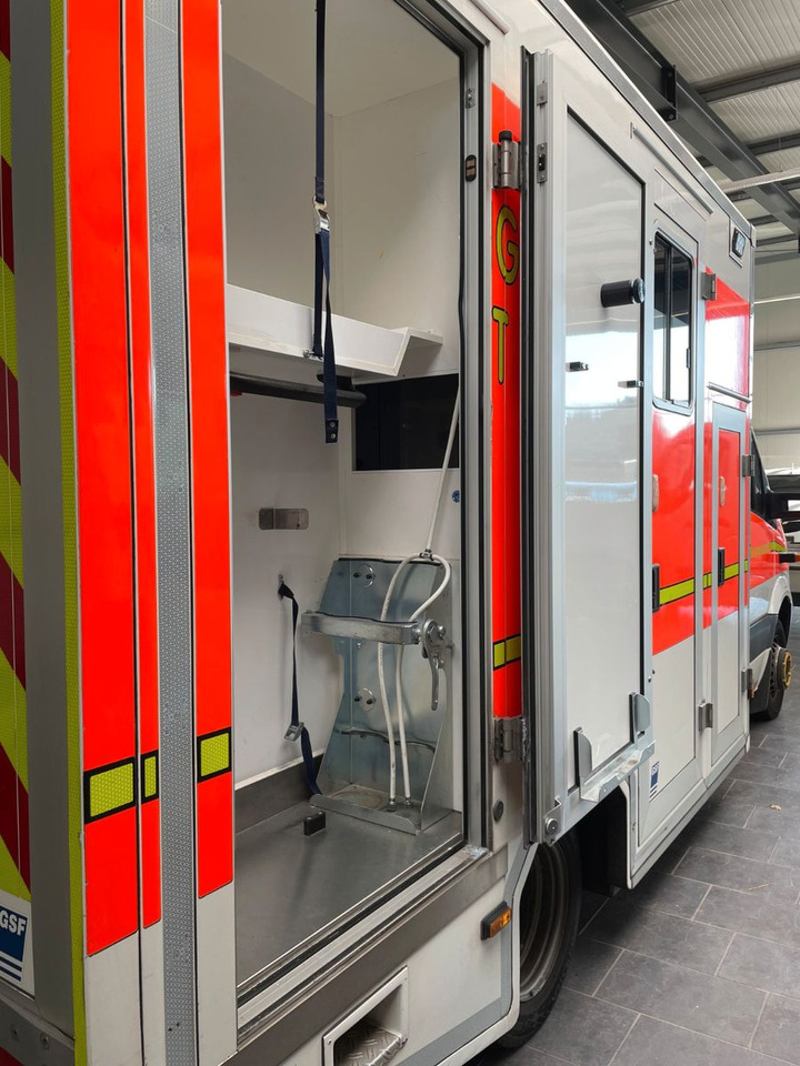 Mobil Mercedes-Benz Sprinter II Rettungswagen 519 CDI: gambar 9