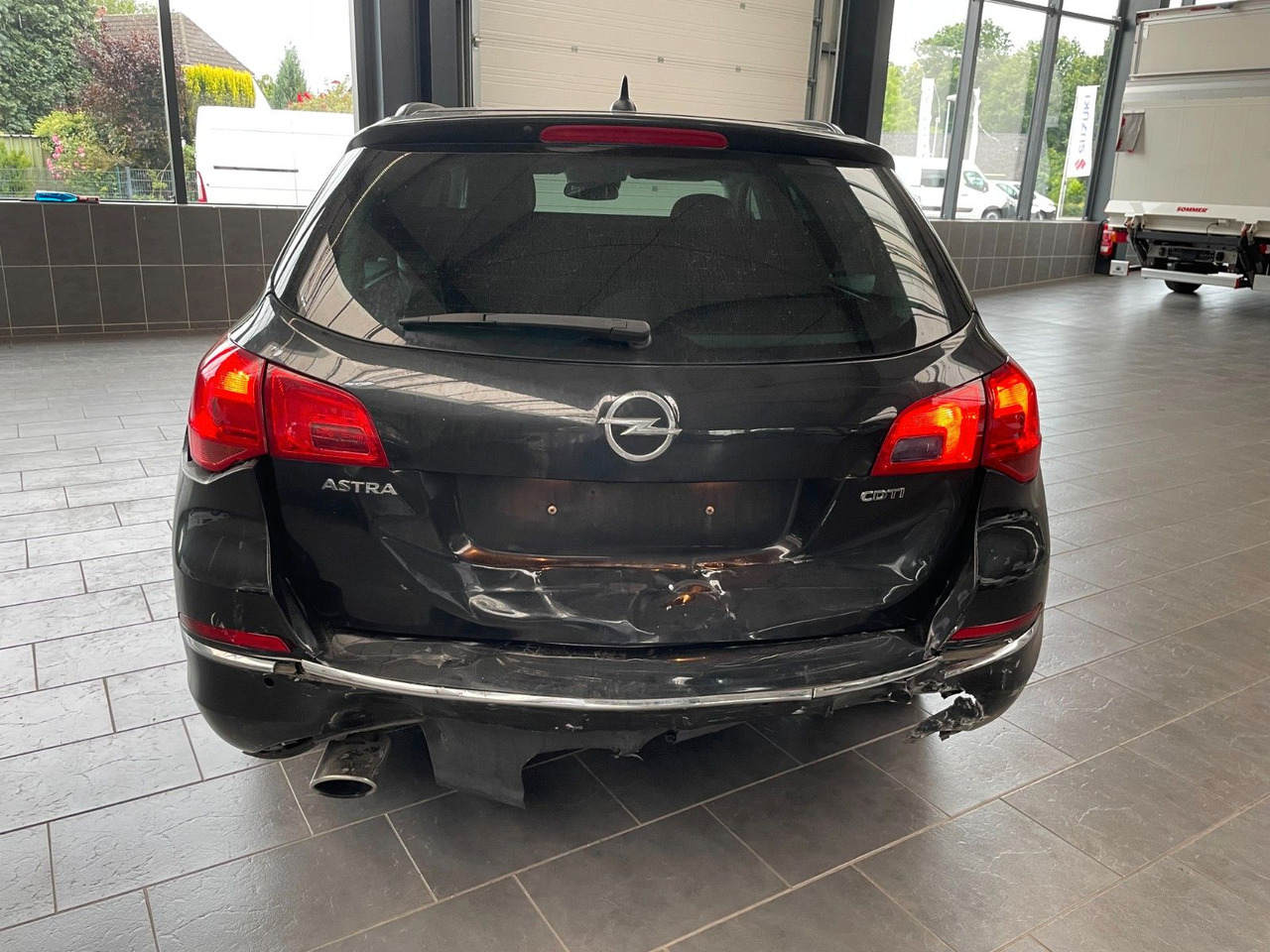 Opel Astra J Sports Tourer Style - Mobil: gambar 3 Opel Astra J Sports Tourer Style - Mobil: gambar 3