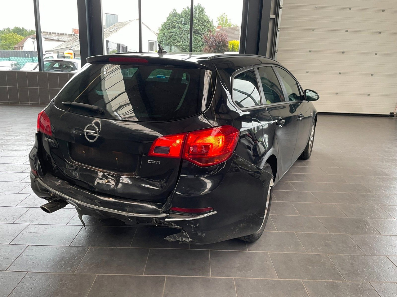 Opel Astra J Sports Tourer Style - Mobil: gambar 4 Opel Astra J Sports Tourer Style - Mobil: gambar 4