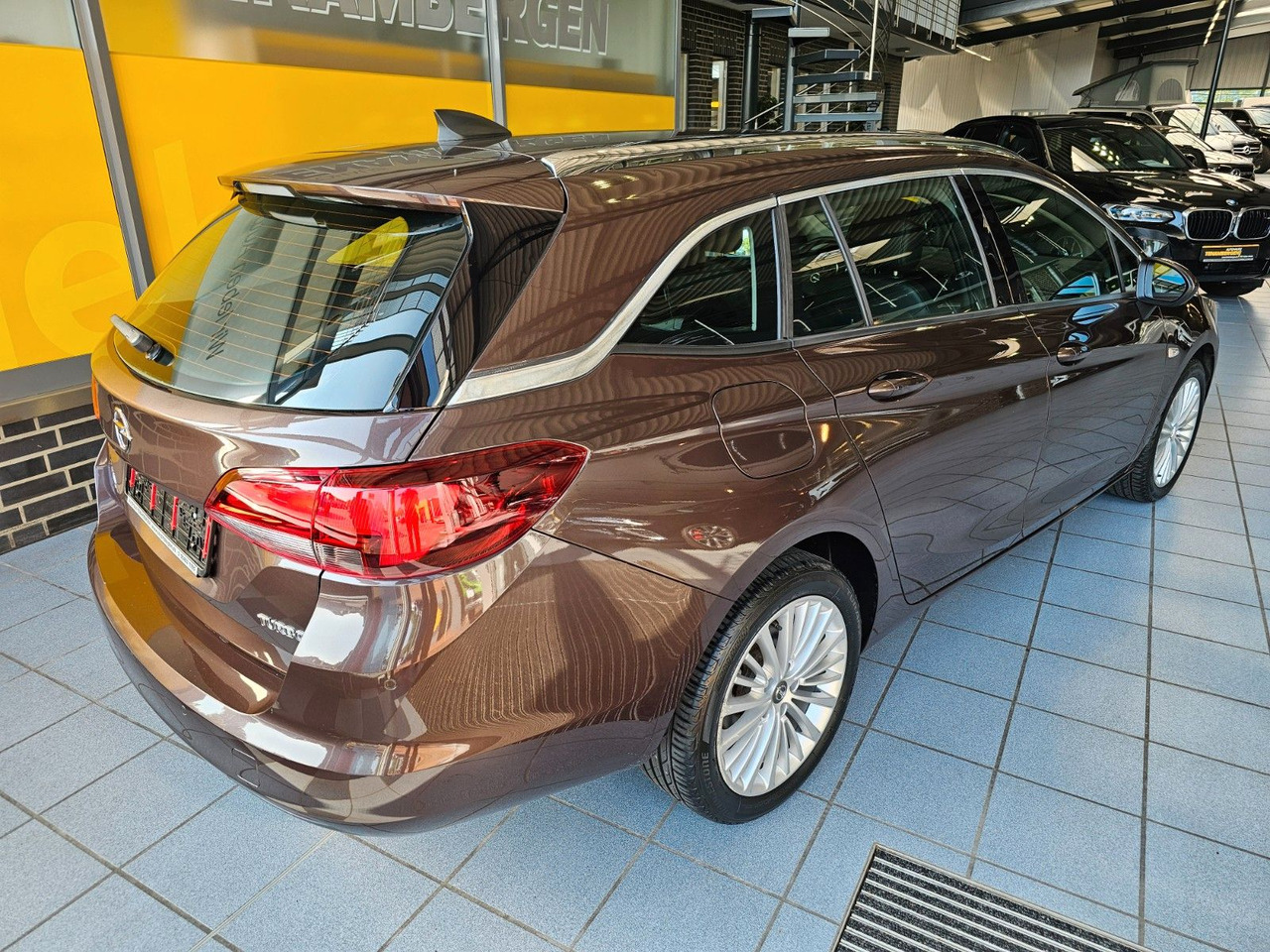 Opel Astra K Sports Tourer Innovation eHeckklappe - Mobil: gambar 2 Opel Astra K Sports Tourer Innovation eHeckklappe - Mobil: gambar 2
