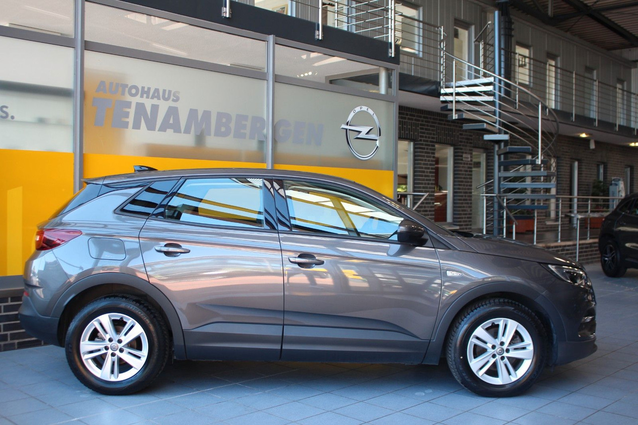 Opel Grandland Edition 1.2 Automatik Navi PDC v+h LED - Mobil SUV: gambar 3 Opel Grandland Edition 1.2 Automatik Navi PDC v+h LED - Mobil SUV: gambar 3