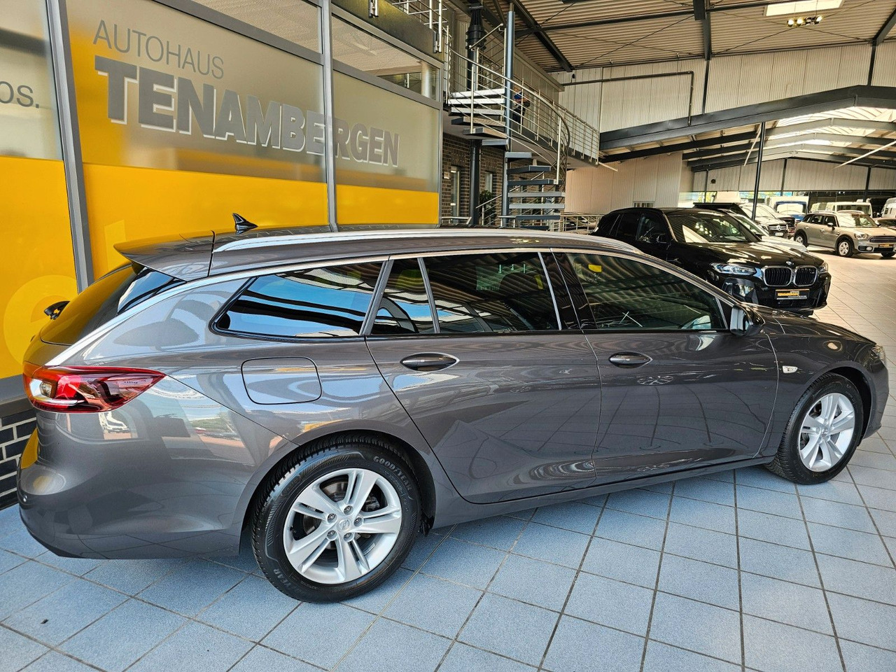 Opel Insignia B ST Business IntelliLux LED Tot Winkel - Mobil: gambar 2 Opel Insignia B ST Business IntelliLux LED Tot Winkel - Mobil: gambar 2