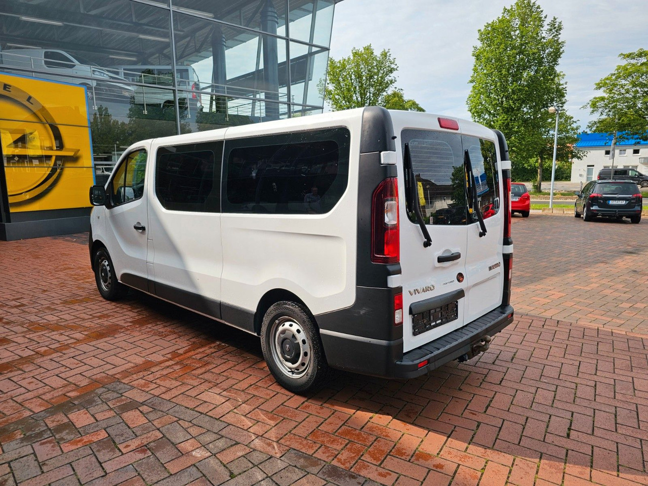Opel Vivaro B Combi Bus L2H1 2,9t AHK - Van penumpang: gambar 3 Opel Vivaro B Combi Bus L2H1 2,9t AHK - Van penumpang: gambar 3