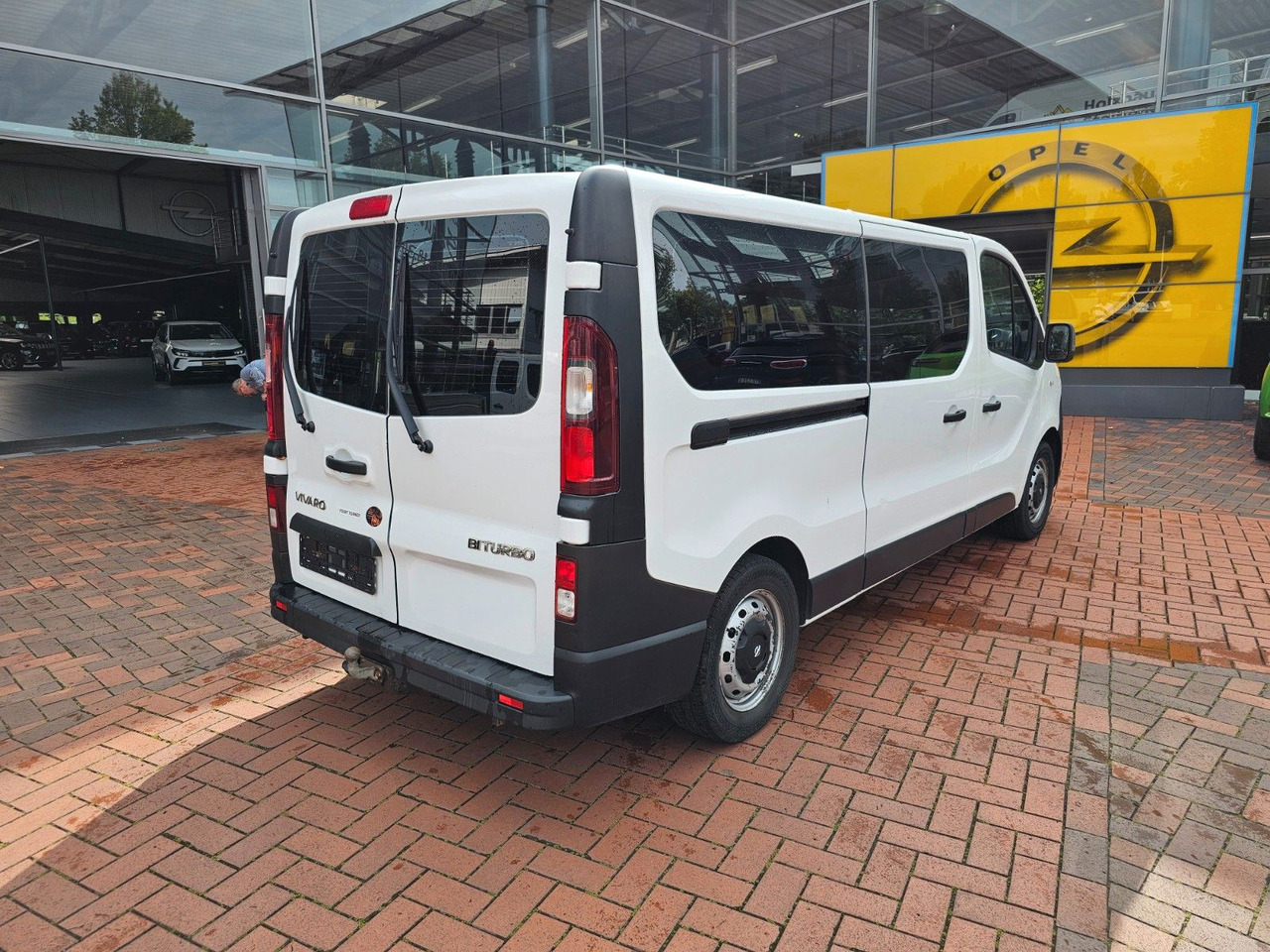 Opel Vivaro B Combi Bus L2H1 2,9t AHK - Van penumpang: gambar 4 Opel Vivaro B Combi Bus L2H1 2,9t AHK - Van penumpang: gambar 4