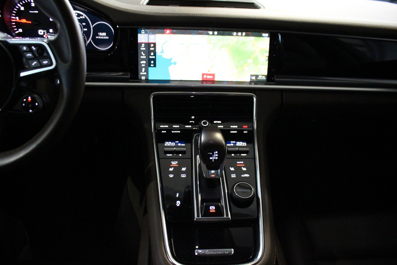 Mobil sedan Porsche Panamera 4S Diesel PDK Kamera LED DAB Bose 21": gambar 15