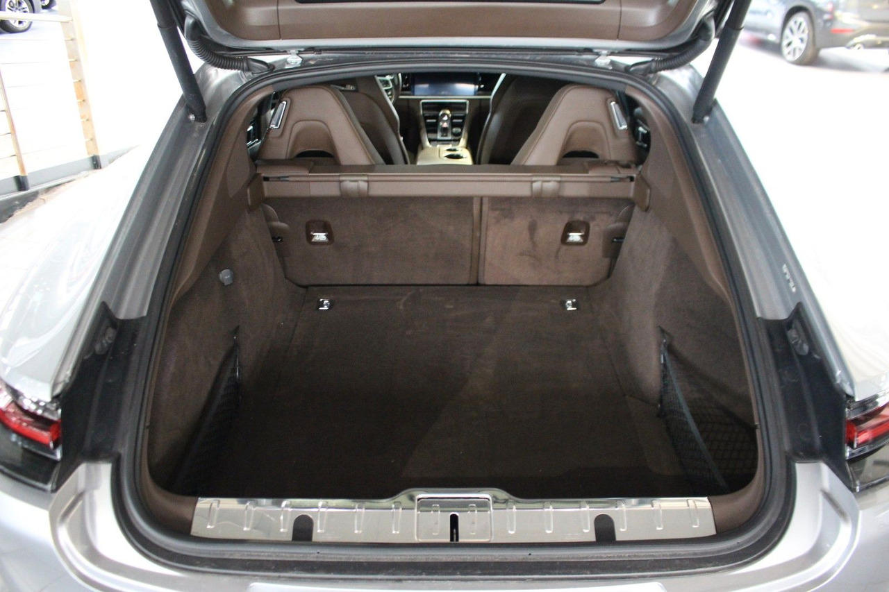 Mobil sedan Porsche Panamera 4S Diesel PDK Kamera LED DAB Bose 21": gambar 11
