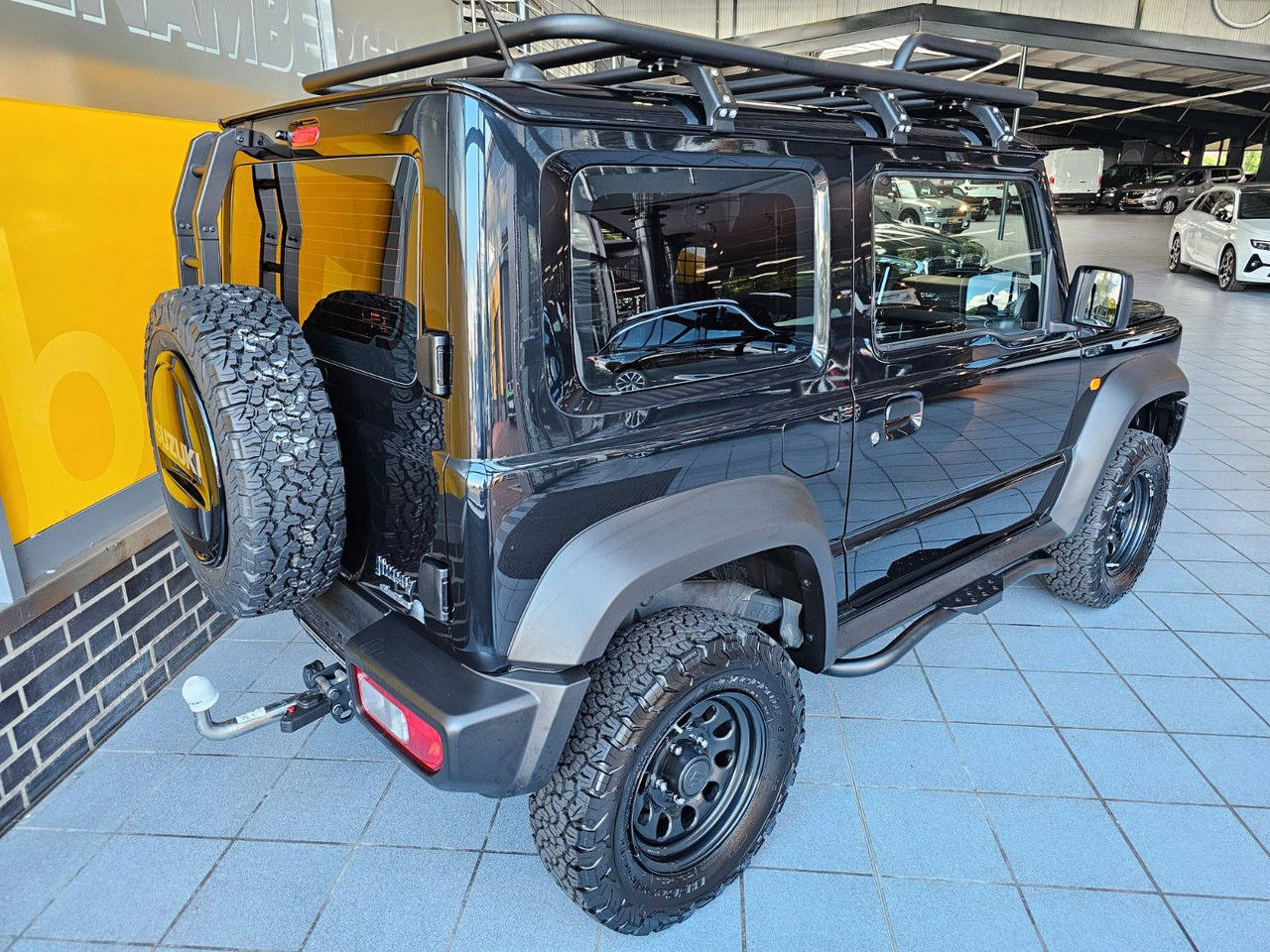 Suzuki Jimny Comfort AllGrip Leiter Dachträger Federn - Mobil SUV: gambar 4 Suzuki Jimny Comfort AllGrip Leiter Dachträger Federn - Mobil SUV: gambar 4