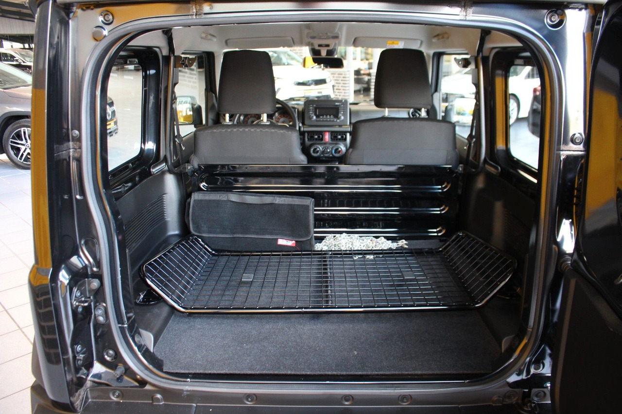 Suzuki Jimny zuschaltbarer Allradantrieb Allgrip - Mobil SUV: gambar 5 Suzuki Jimny zuschaltbarer Allradantrieb Allgrip - Mobil SUV: gambar 5