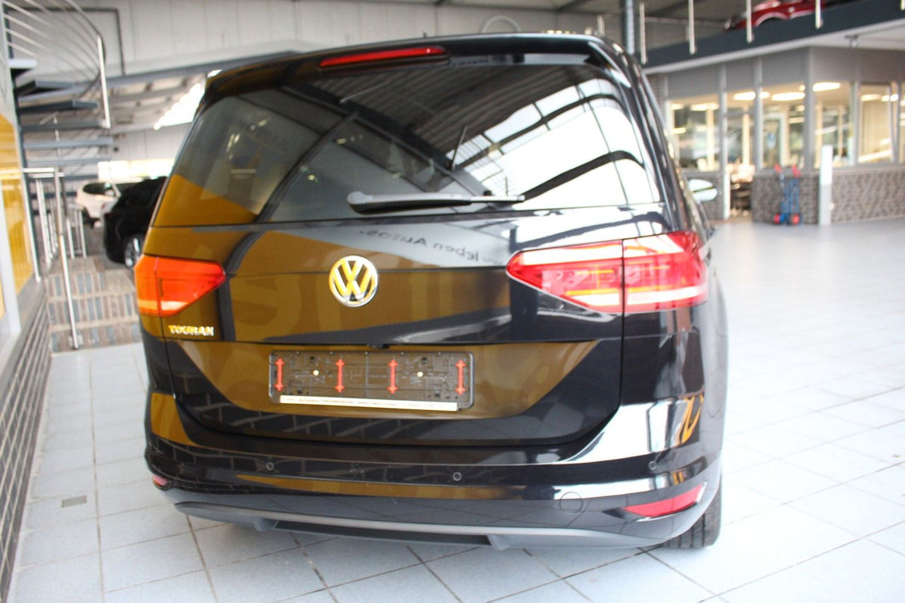 Volkswagen Touran Comfortline BMT S/S Navi Kamera ACC - Van penumpang: gambar 4 Volkswagen Touran Comfortline BMT S/S Navi Kamera ACC - Van penumpang: gambar 4