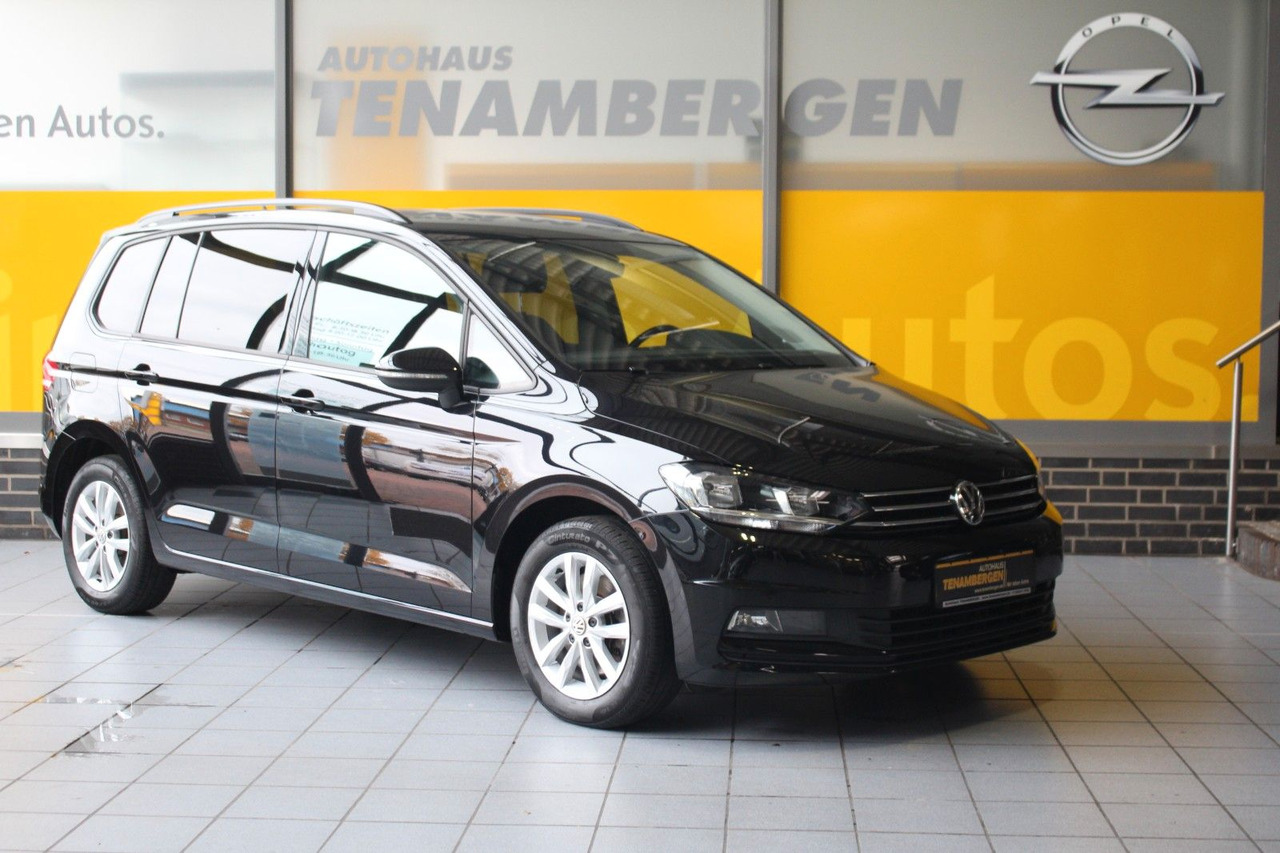 Volkswagen Touran Comfortline BMT S/S Navi Kamera ACC - Van penumpang: gambar 1 Volkswagen Touran Comfortline BMT S/S Navi Kamera ACC - Van penumpang: gambar 1