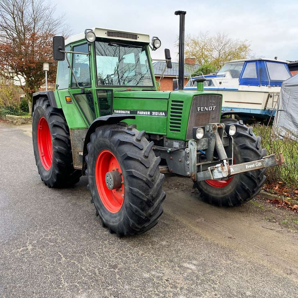 FENDT Farmer 312 LSA - Traktor: gambar 1 FENDT Farmer 312 LSA - Traktor: gambar 1
