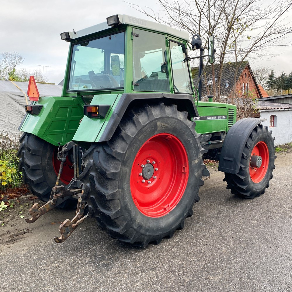FENDT Farmer 312 LSA - Traktor: gambar 4 FENDT Farmer 312 LSA - Traktor: gambar 4