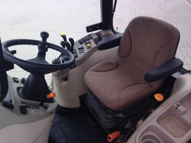 JOHN DEERE 3720 - Traktor: gambar 5 JOHN DEERE 3720 - Traktor: gambar 5